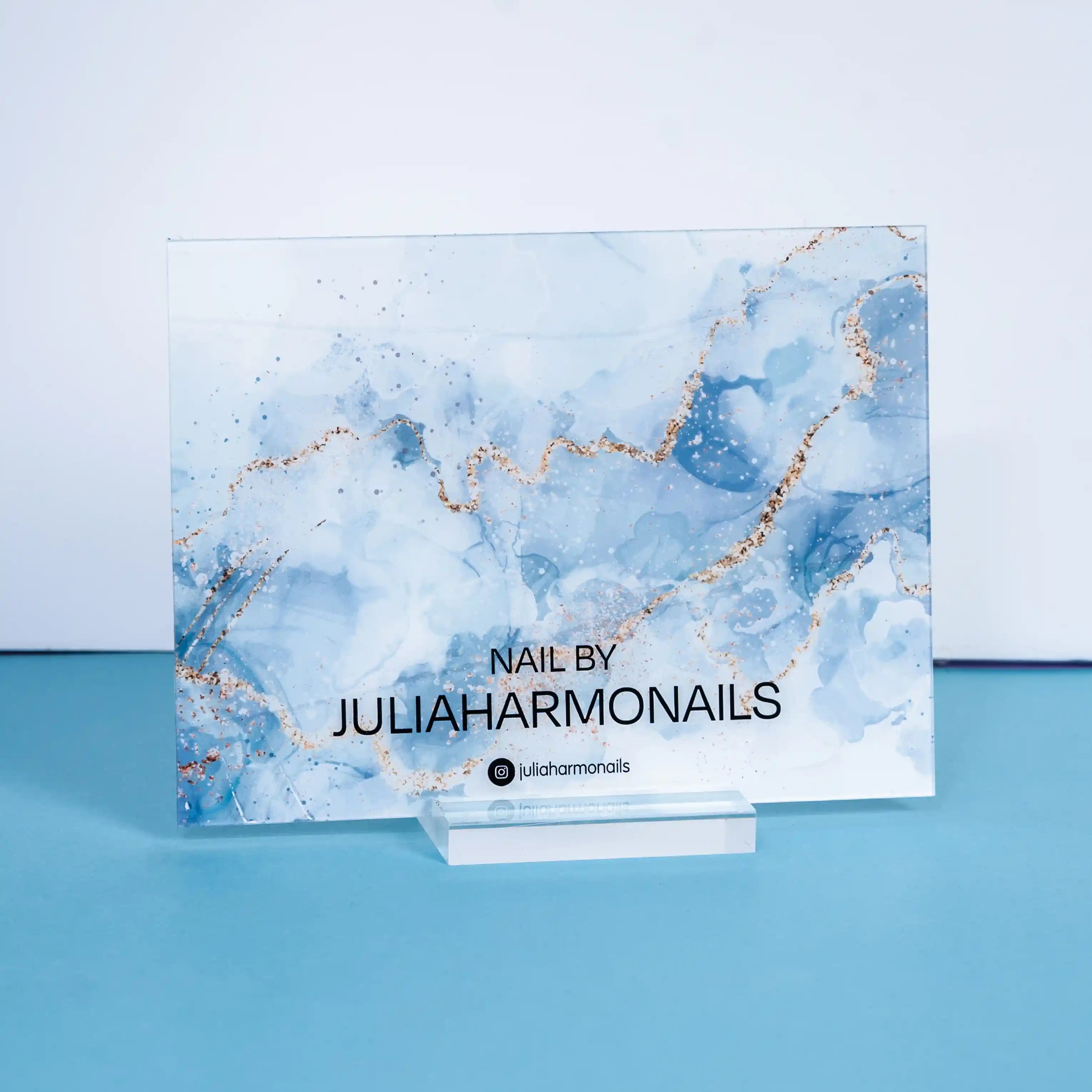 plaque photo pour manucure bleue marbrée - salons de beaute 